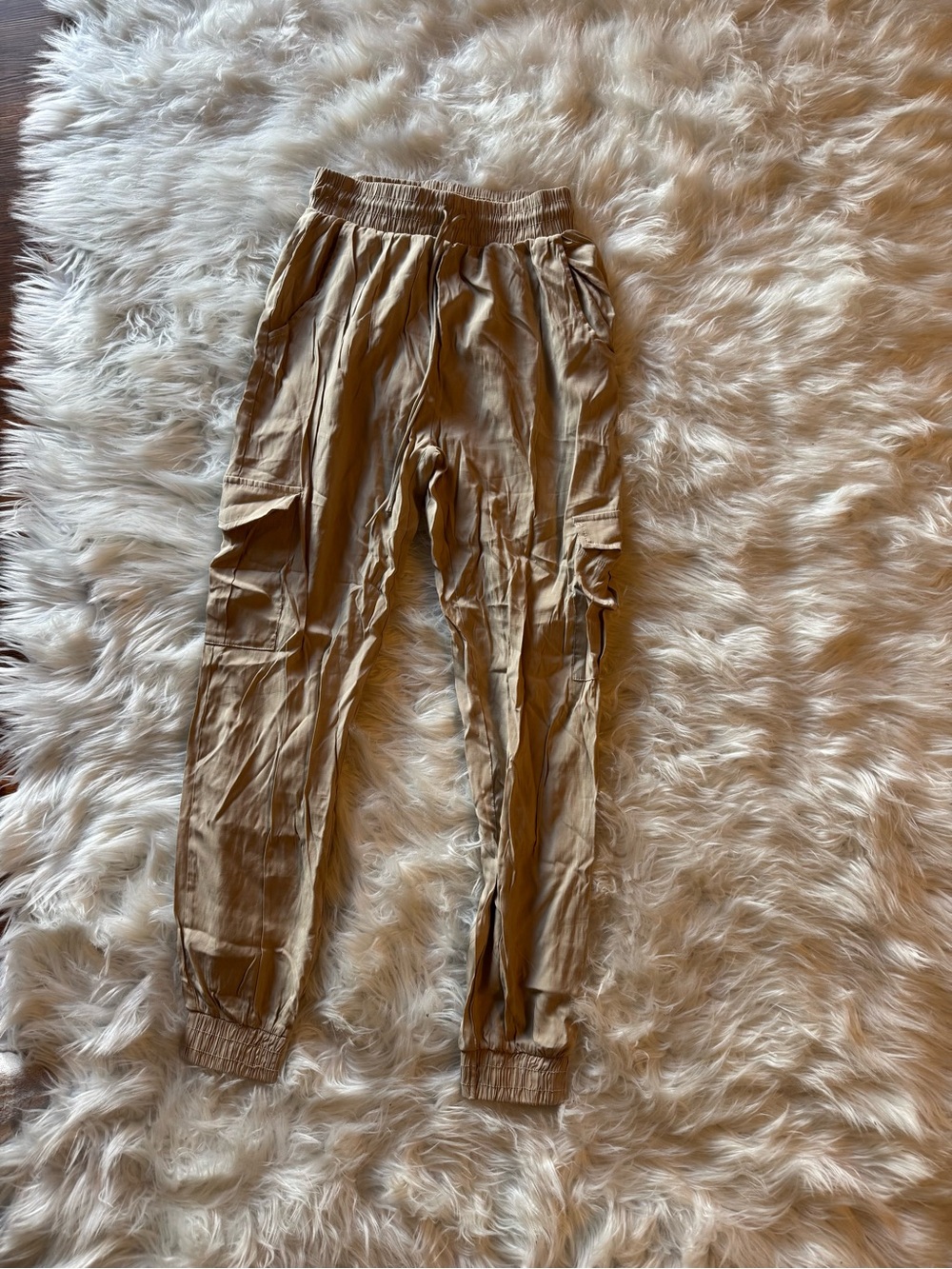 Pinch Cropped Cargo Joggers in Tan